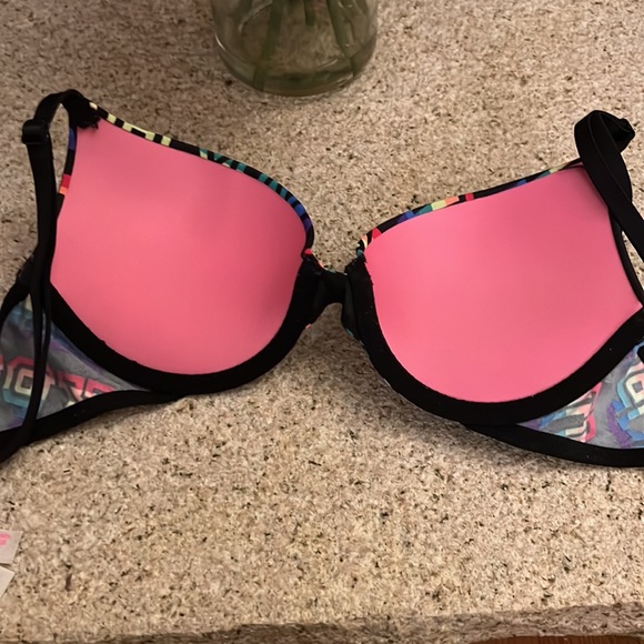 Pink Wear Everywhere Push Up Bra Size 32B GUC! 🌈 - Picture 6 of 6